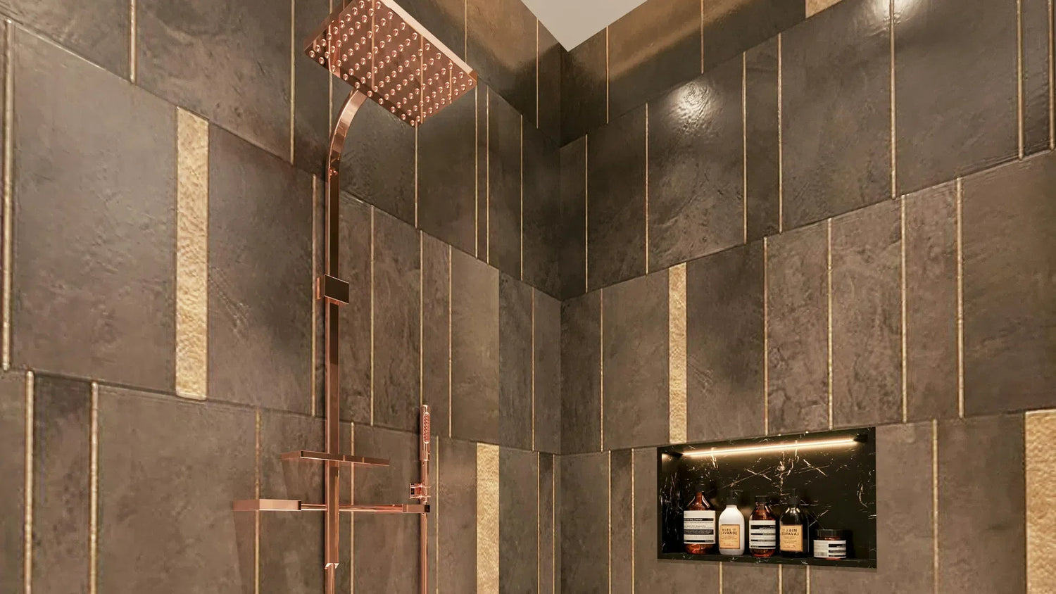 Comment entretenir un pommeau de douche doré sans abîmer la finition ?