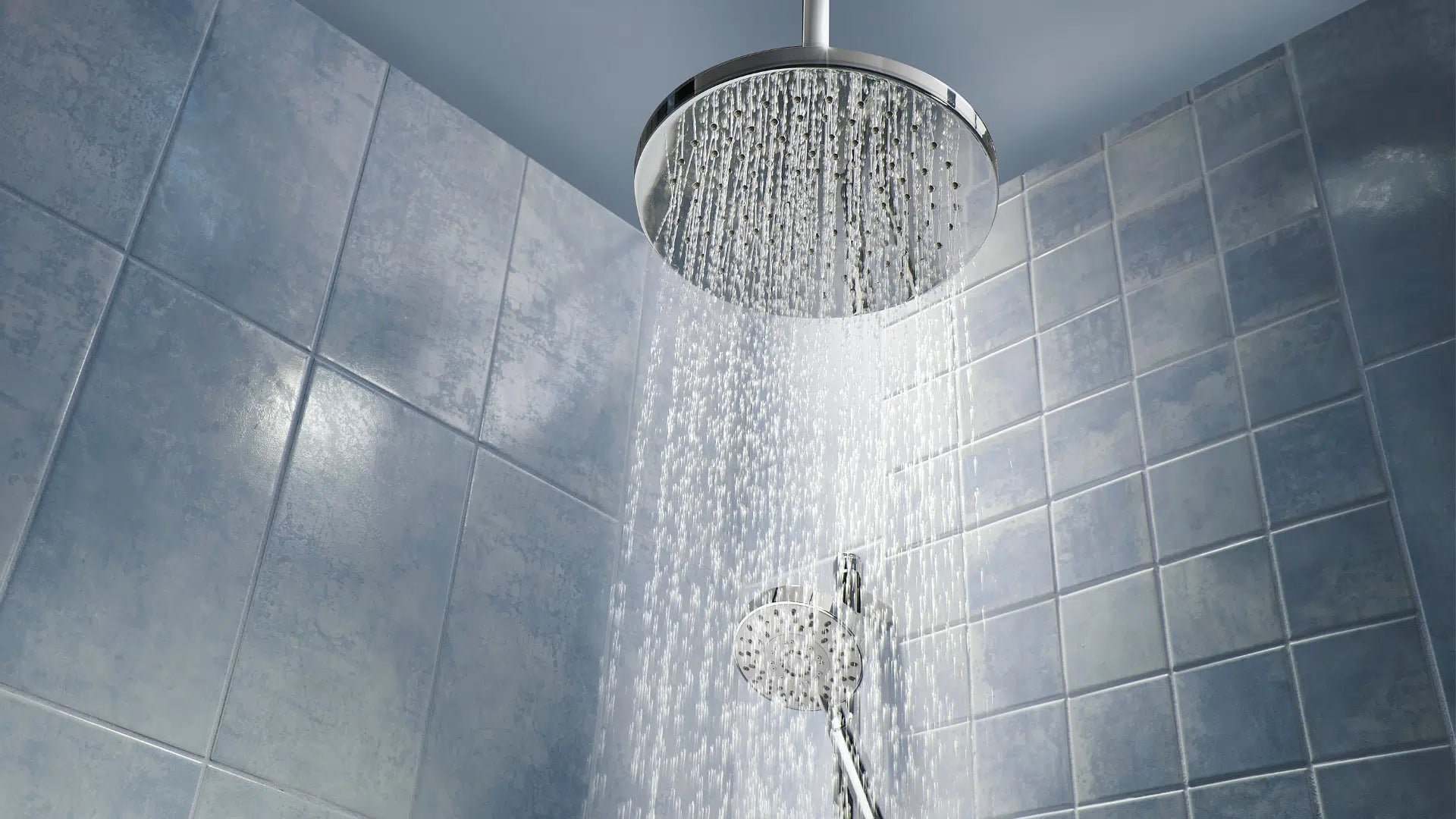Les pommeaux de douche à effet pluie valent-ils vraiment le coup ?