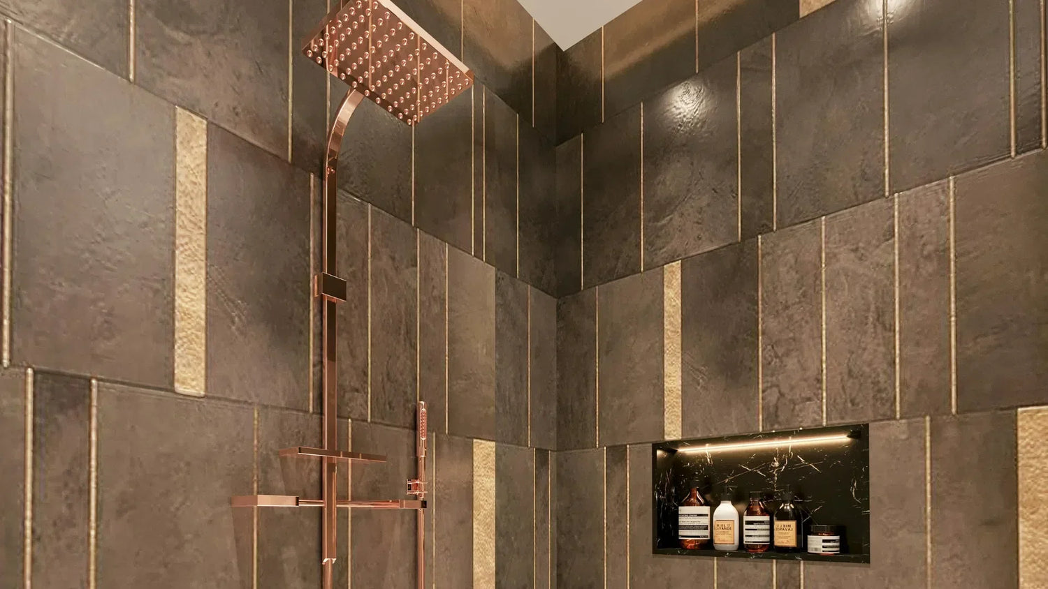Comment entretenir un pommeau de douche doré sans abîmer la finition ?