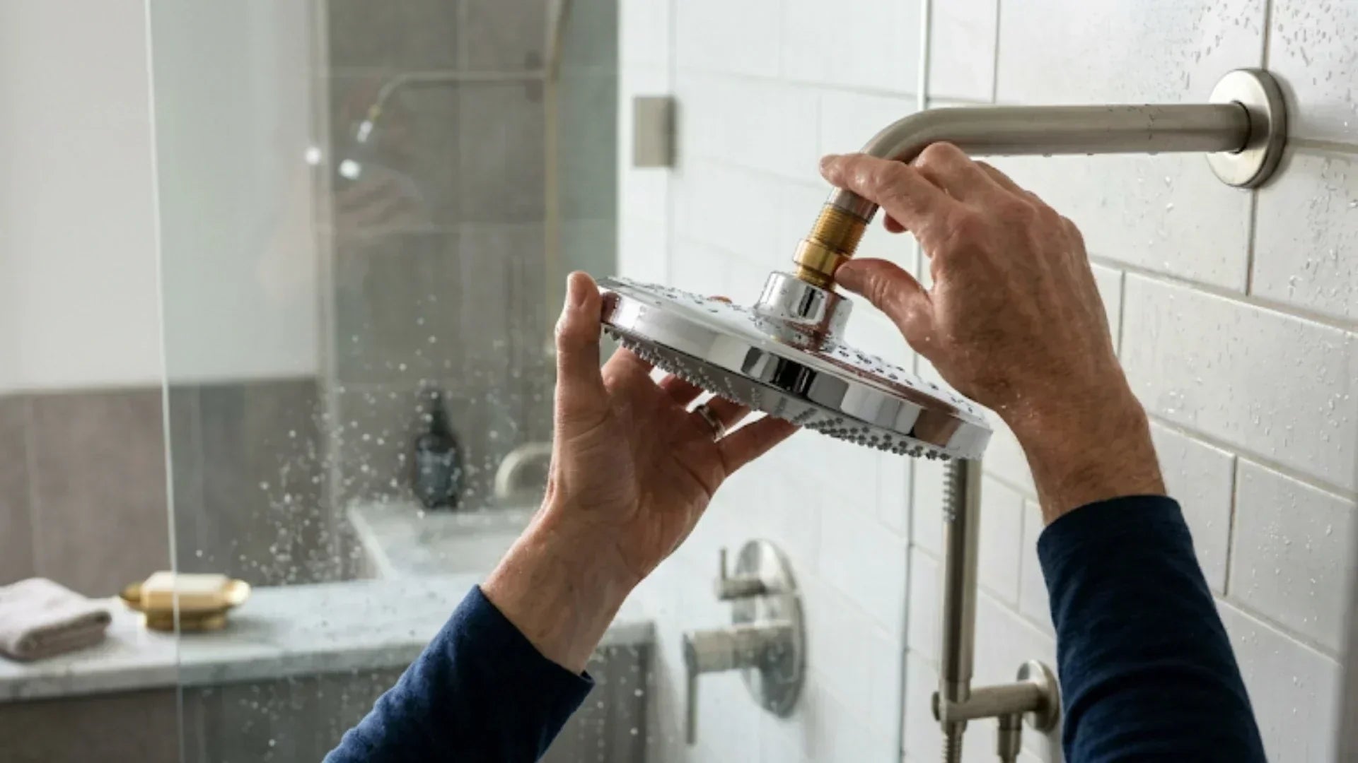 Comment installer ou changer un pommeau de douche soi-même ?