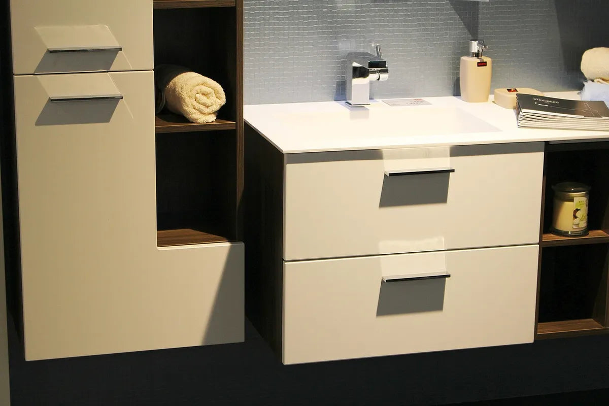 Salle de bain avec robinetterie moderne