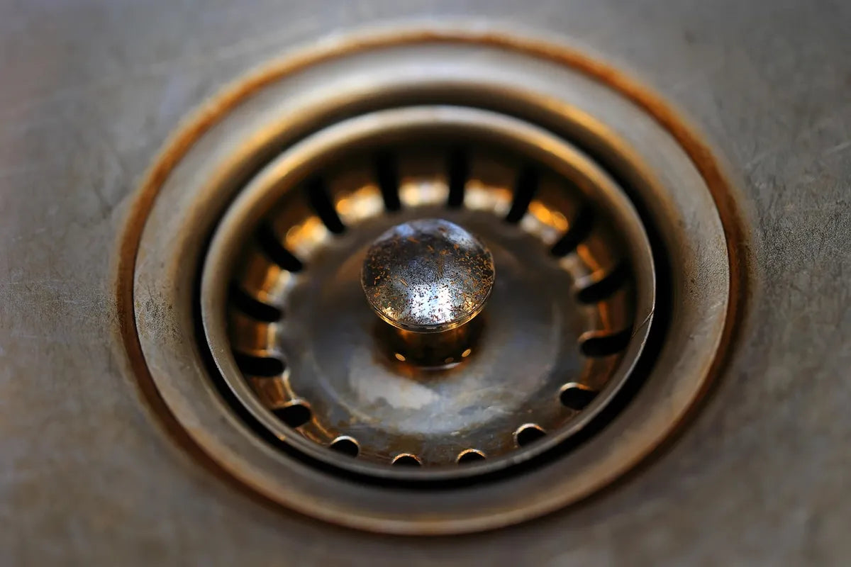 Vasque de salle de bain avec robinet