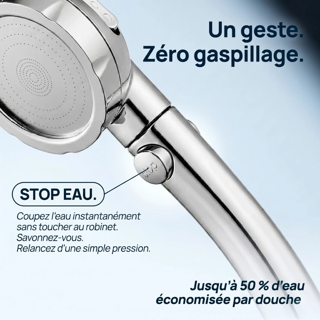 Pommeau de douche à économie d'eau - vue de côté sur fond blanc