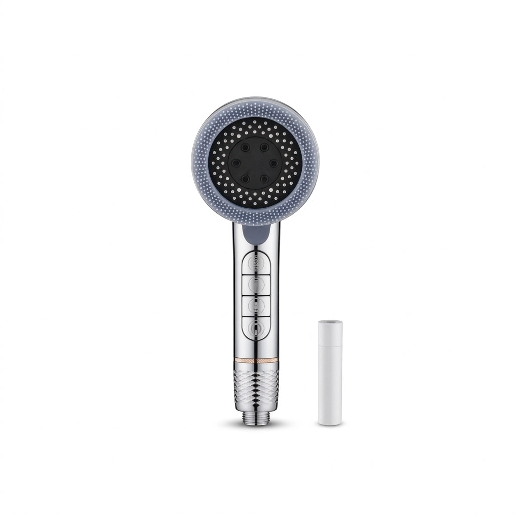 Pommeau de douche économique connecté avec filtre vu de face sur fond blanc
