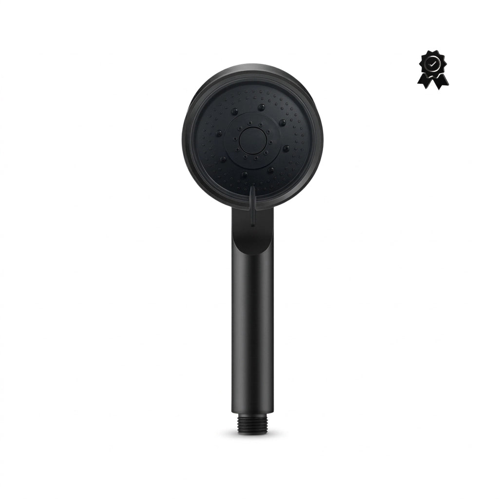 Pommeau de douche noir avec 5 modes de jet vu de face sur fond blanc