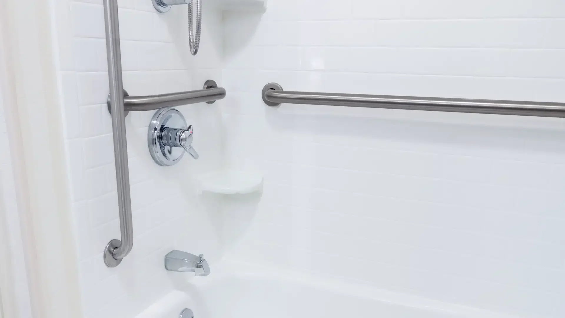 Barre de douche : comment bien choisir et poser la sienne ?