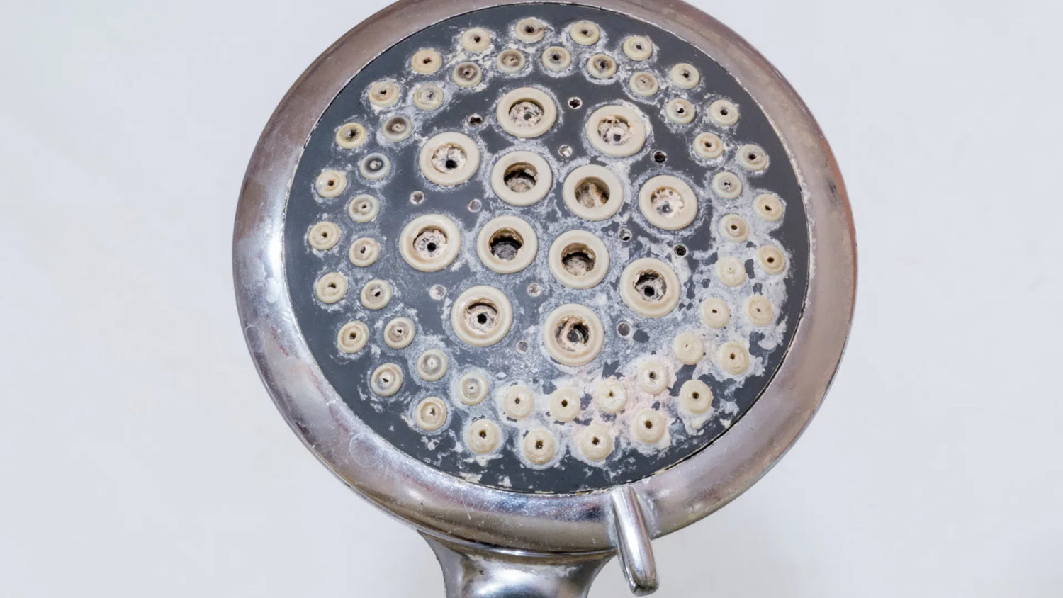 Est-ce que les pommeaux de douche anticalcaire sont efficaces ?