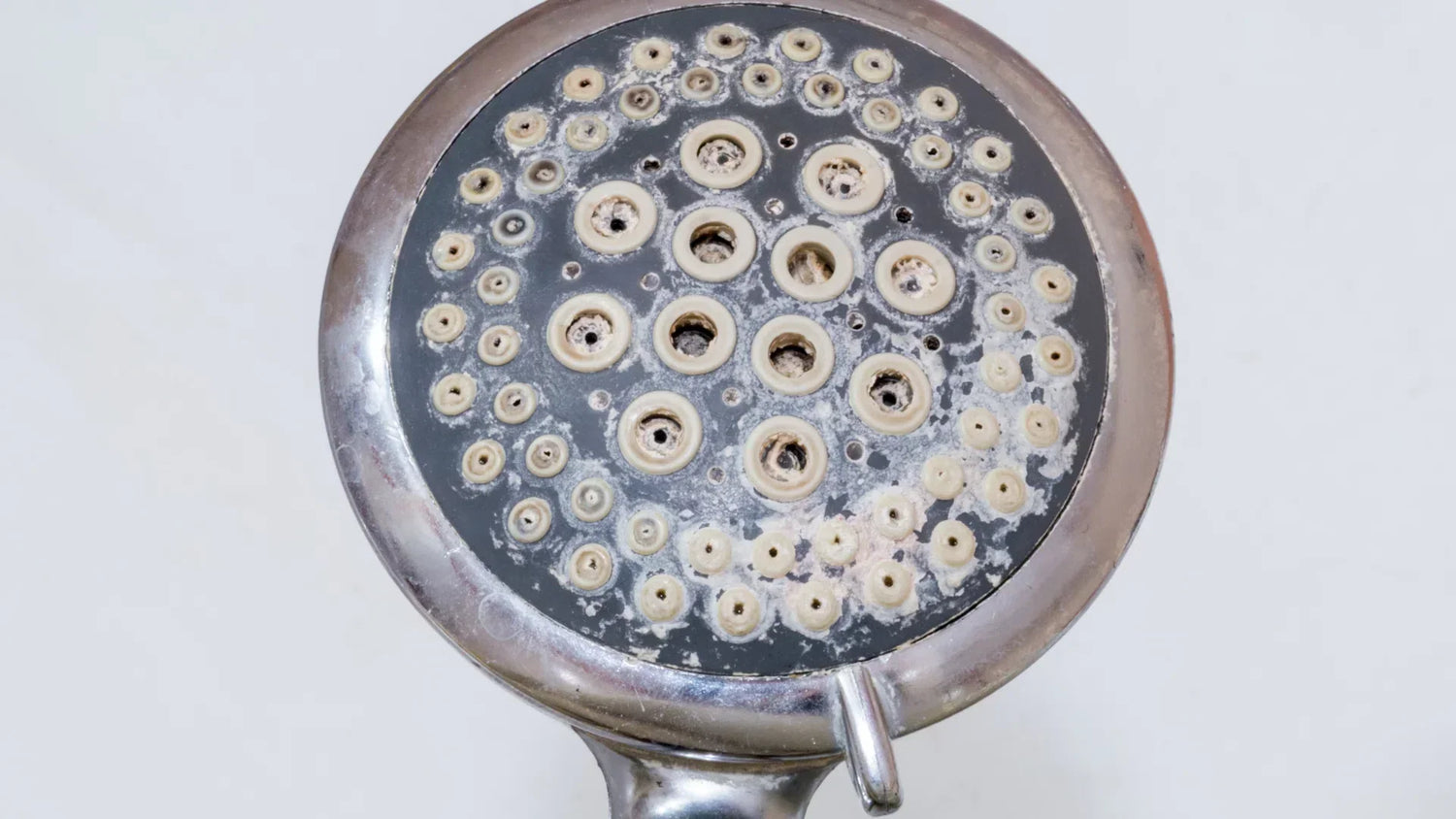 Est-ce que les pommeaux de douche anticalcaire sont efficaces ?