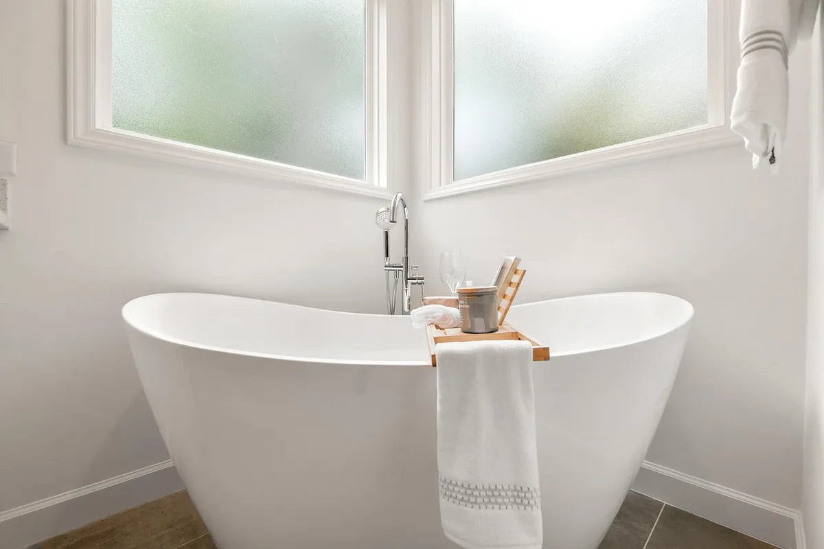 Baignoire blanche moderne
