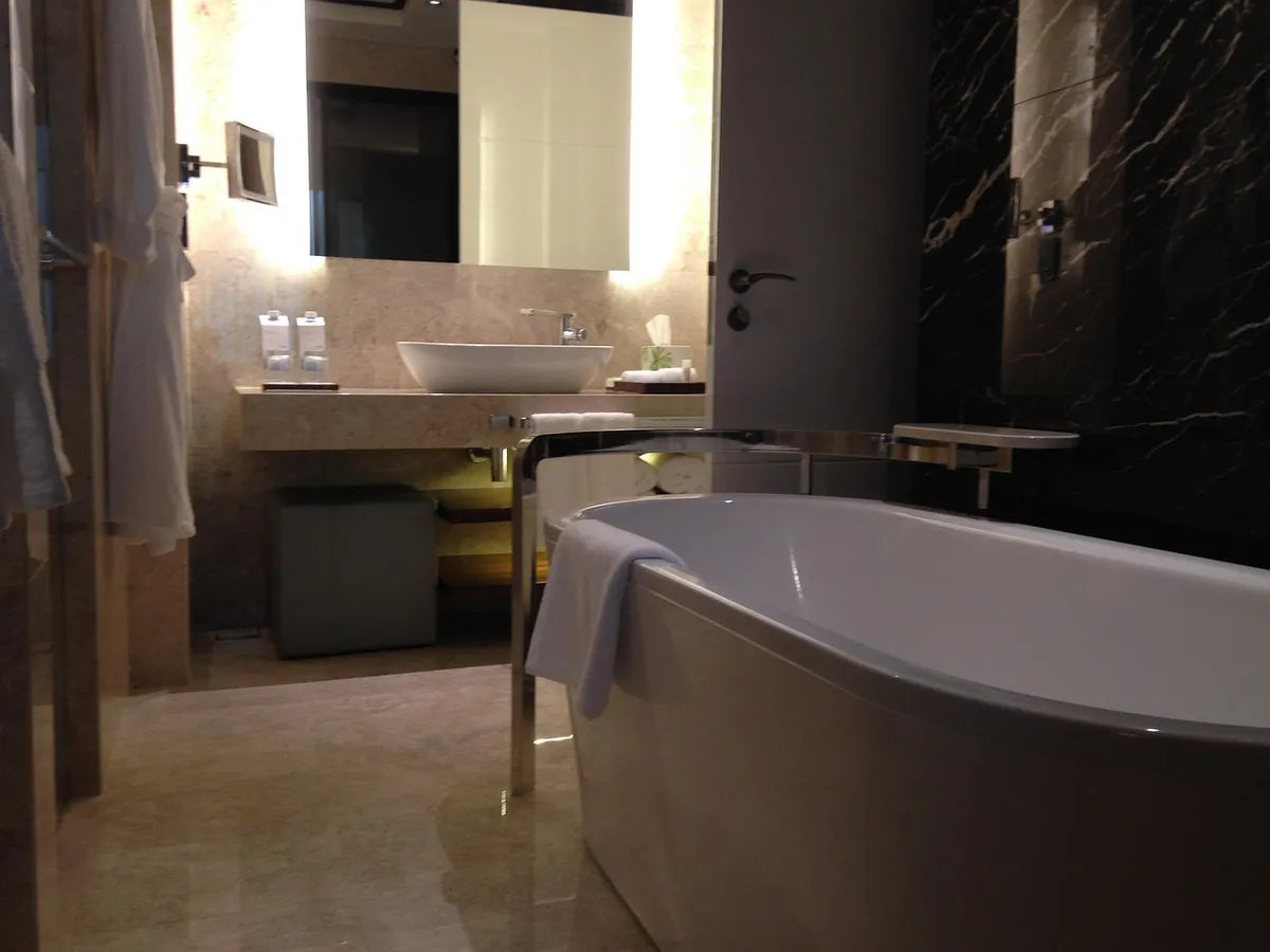 Salle de bain - colonne douche a encastrer