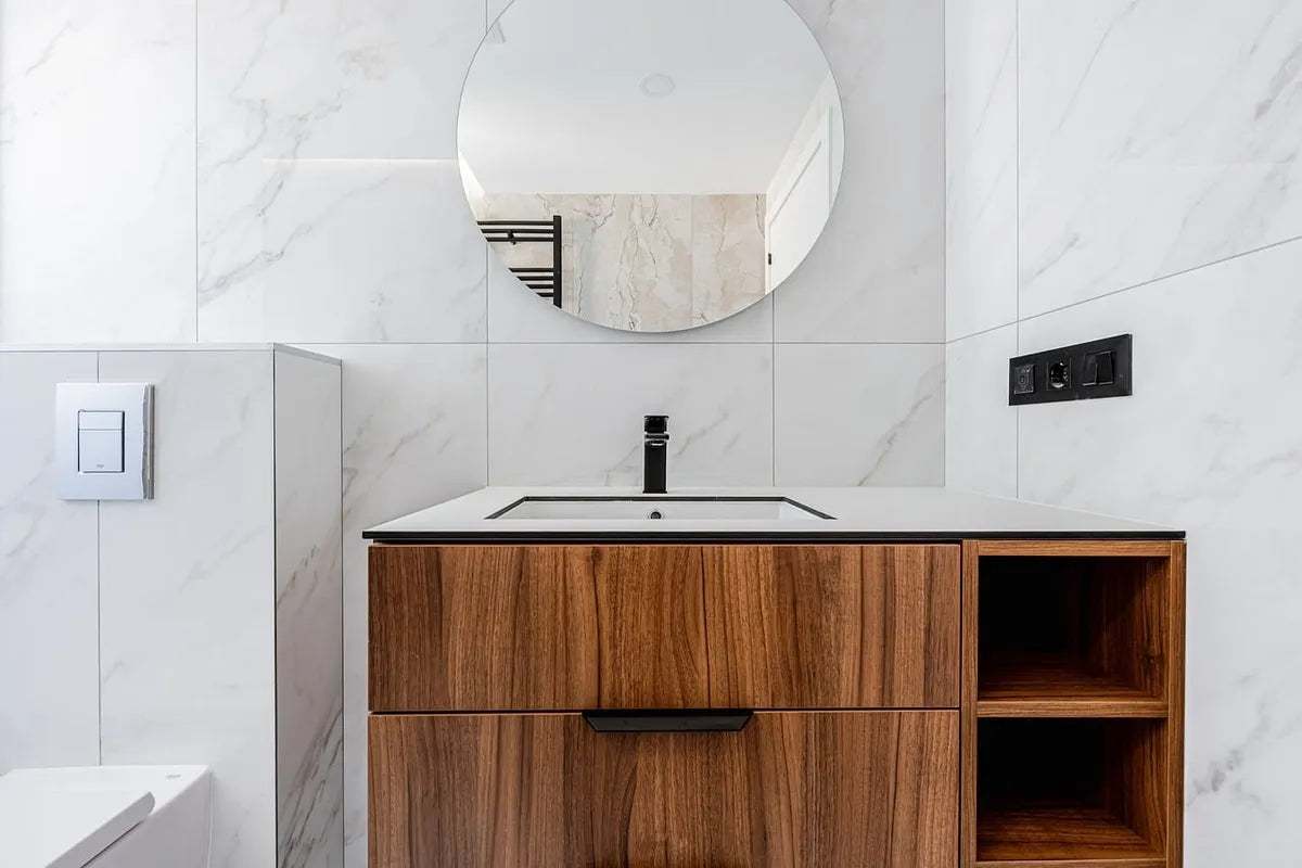 Salle de bain contemporaine avec douche