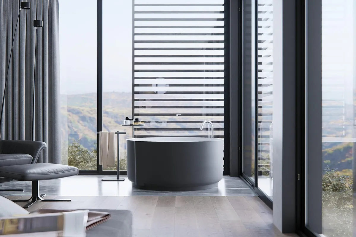 Salle de bain contemporaine avec baignoire autoportante