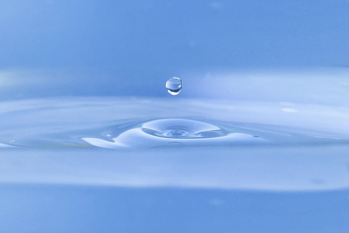 Goutte d'eau en gros plan
