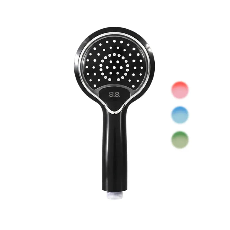 Pommeau de douche noir à led à affichage numérique sur fond blanc