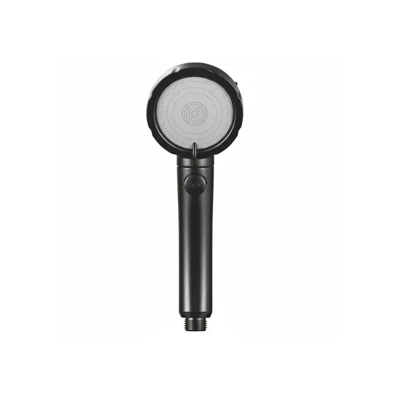 Pommeau de douche à économie d’eau noir sur fond blanc