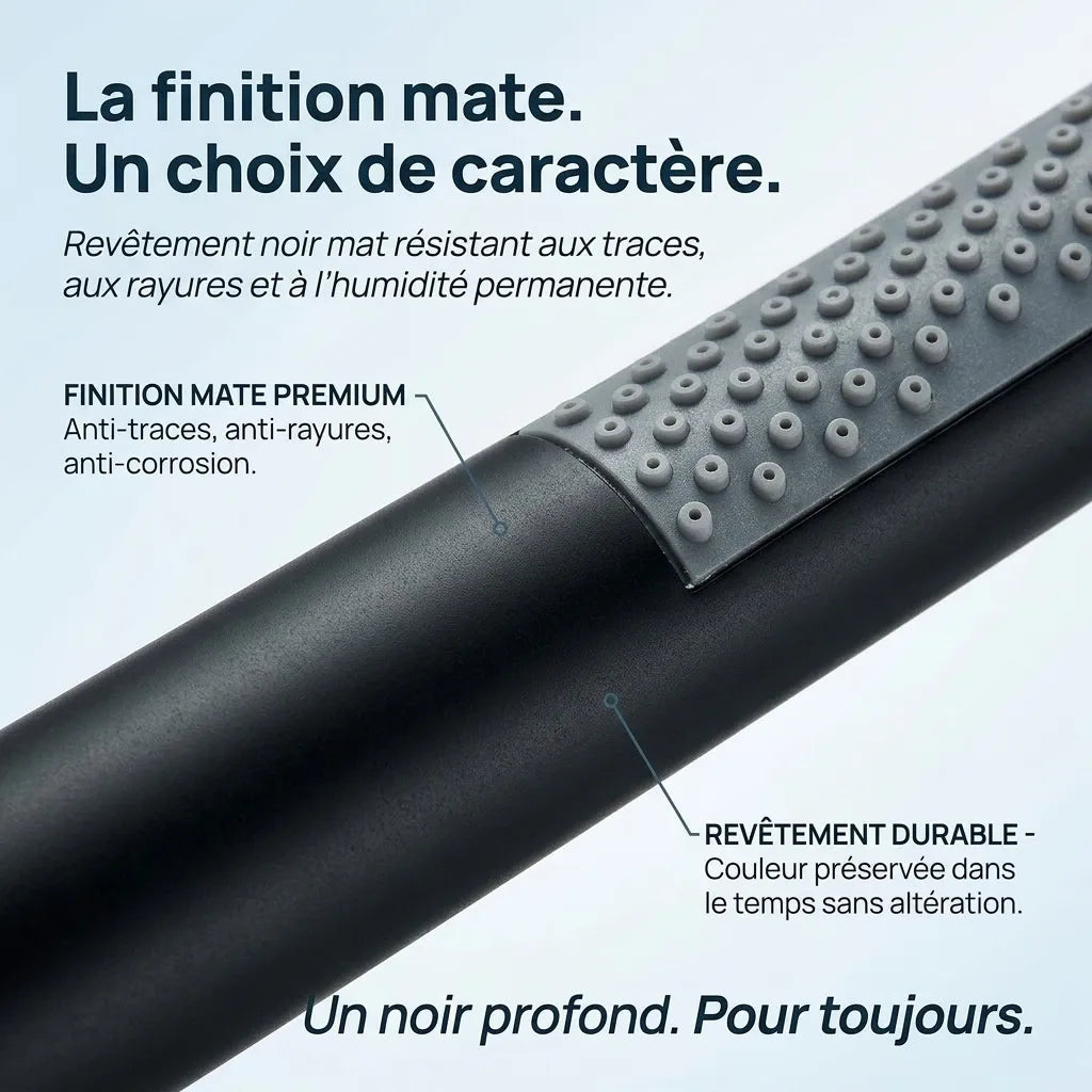Douchette Noire Mate Jet Unique - vue de côté sur fond blanc