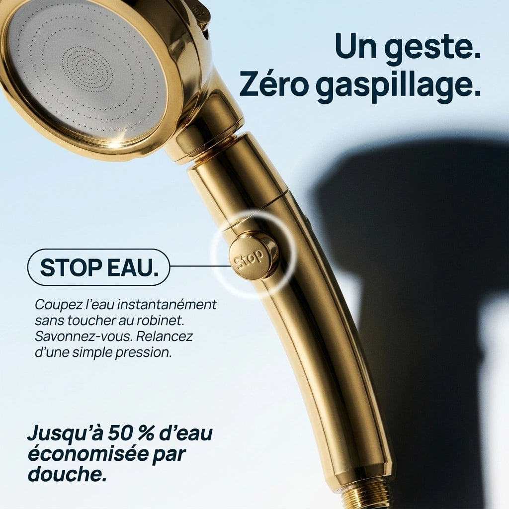 Pommeau de douche doré stop eau - vue de côté sur fond blanc