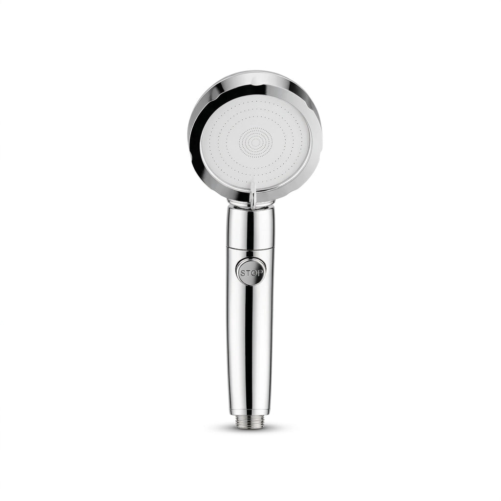 Pommeau de douche économie d’eau vu de face sur fond blanc